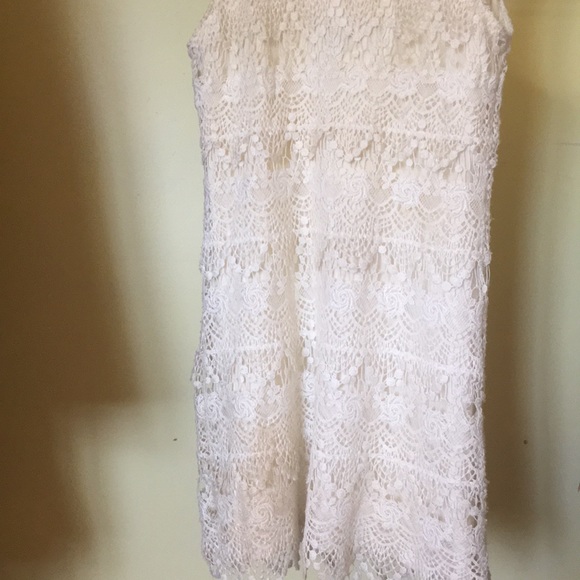 Lace cream dress - Picture 2 of 3